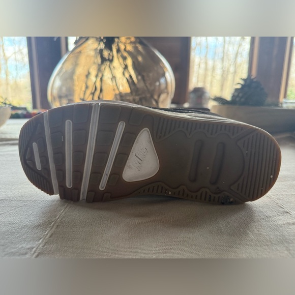 Nike Air Max 90 LV8 - Picture 4 of 8